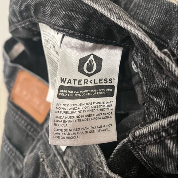 Levis Black Mom Denim Jeans Size 28 - Picture 3 of 4